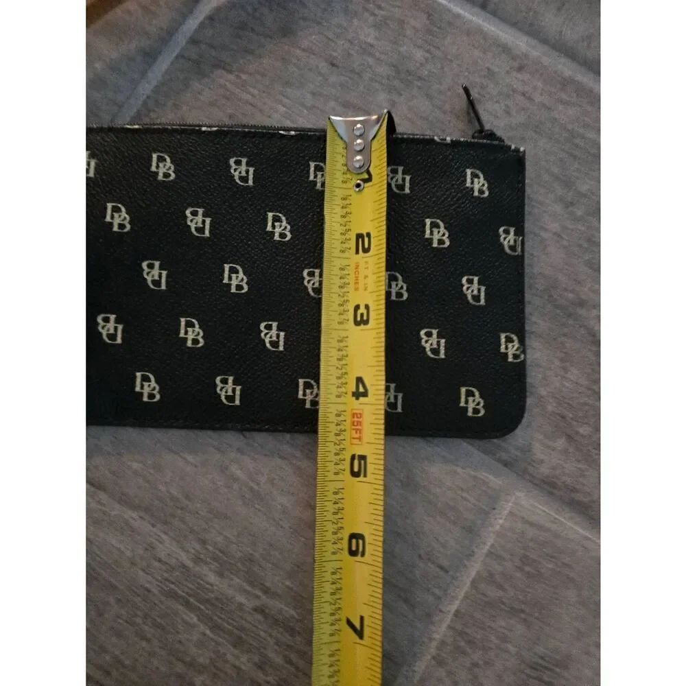 Dooney & Bourke‎ Black and Tan Wristlet